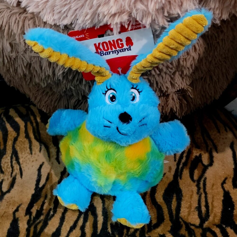 Kong Dog Barnyard Bunny Yellow Blue w Squeak med New!
